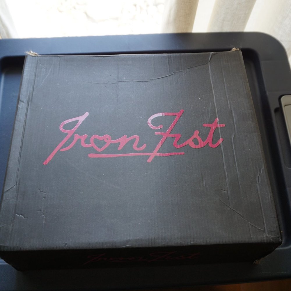 Iron Fist Tigre & Bunny Wedge size 7 in Red